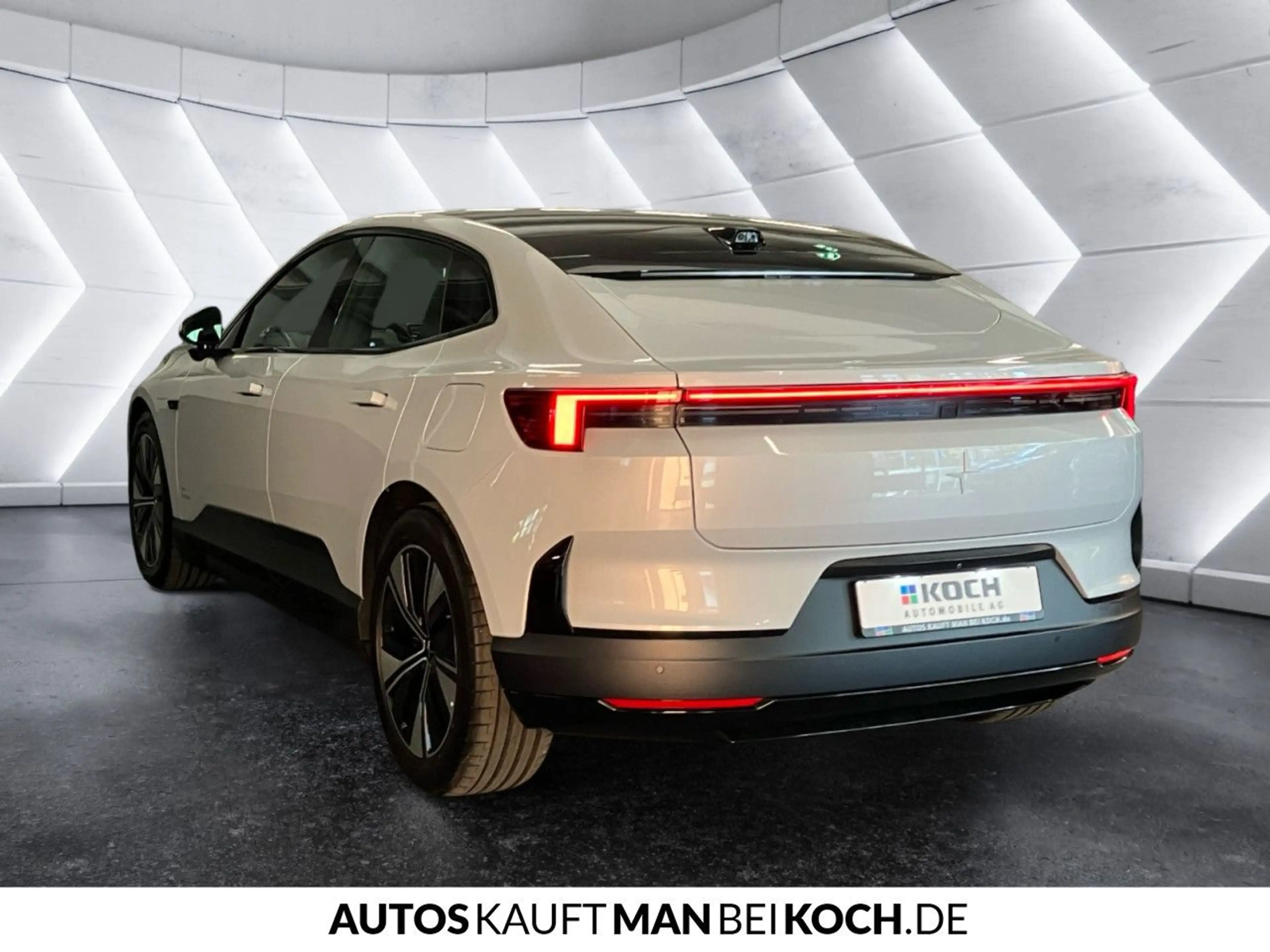 Polestar 4 Long Range Single PLUS BLIS HUD HK PANO GOOGLE — photo 4