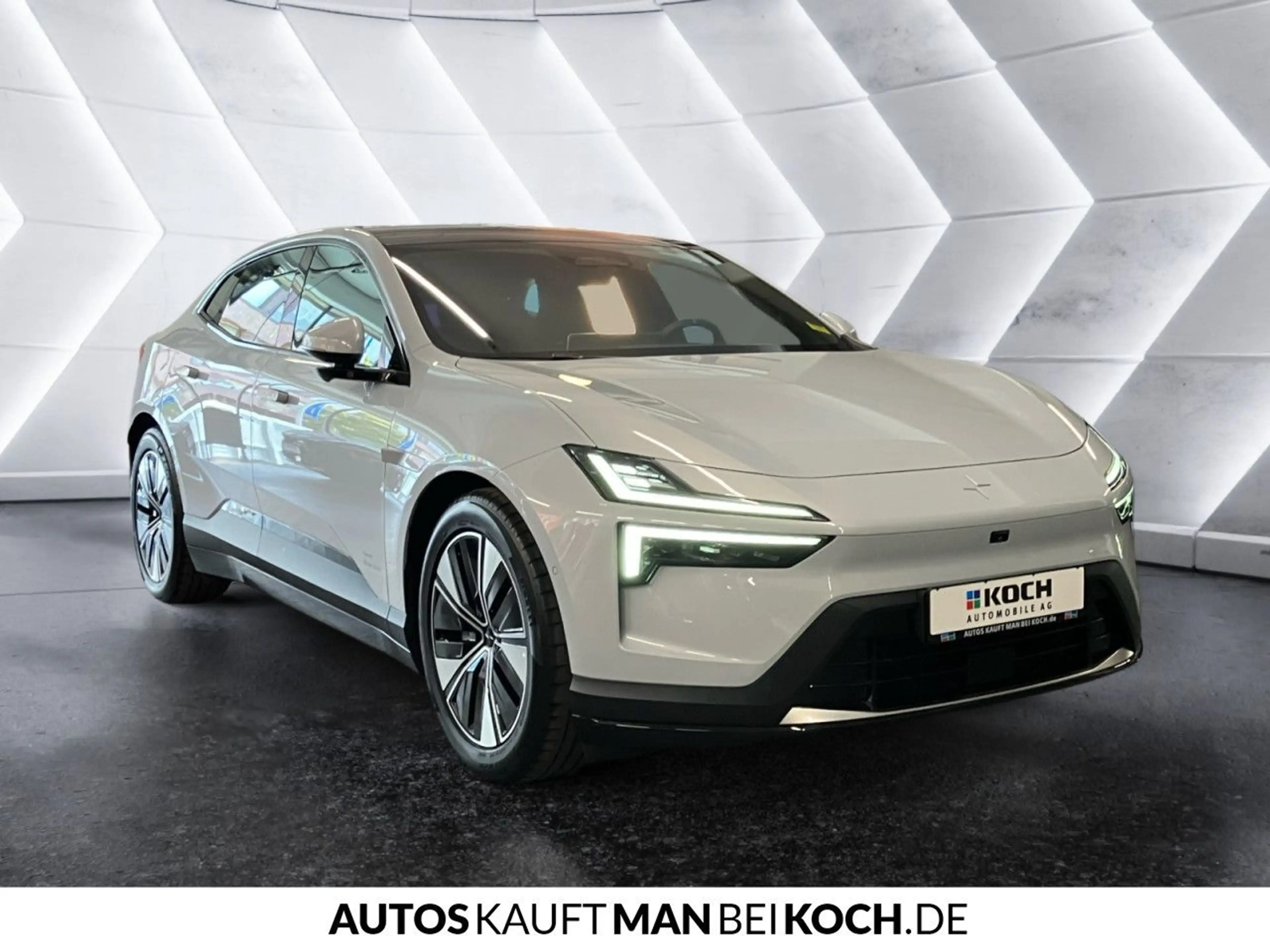 Polestar 4 Long Range Single PLUS BLIS HUD HK PANO GOOGLE — photo 6