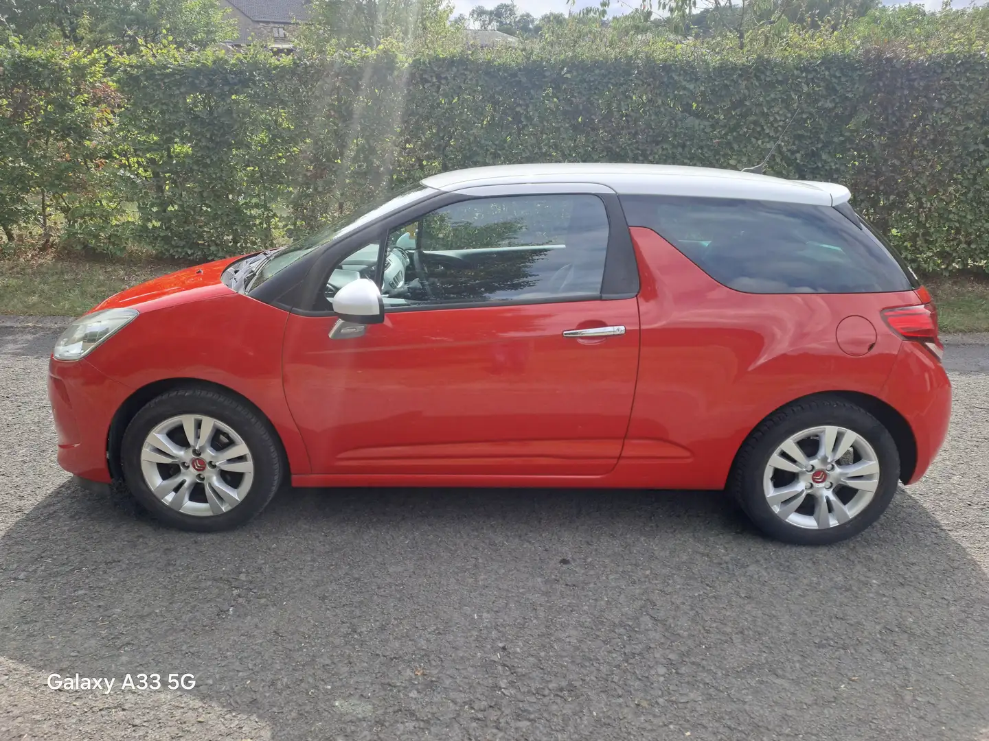 Citroen DS3 1.6 HDi So Chic Rouge - 2
