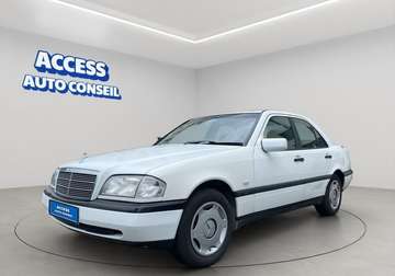 Mercedes 180 CLASSIC BOITE AUTOMATIQUE 2 EME MAINS FAIBLE KILOMETRAGE