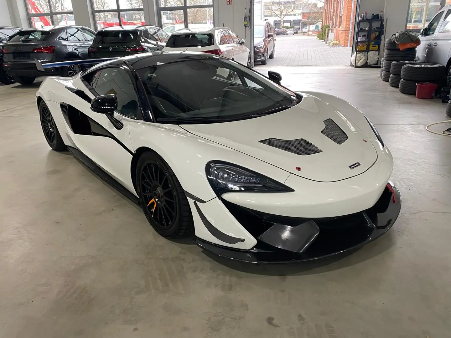 McLaren 570S GT4 ***RACECAR*** Alb - 2