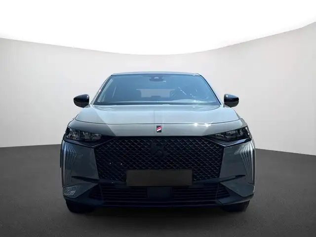 DS Automobiles DS 7 view 2