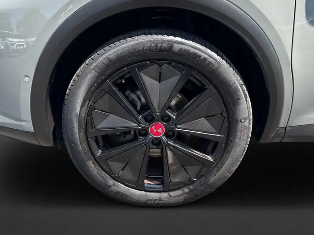 DS Automobiles DS 7 view 8