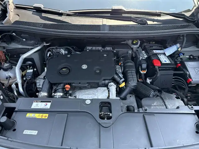 DS Automobiles DS 7 view 5