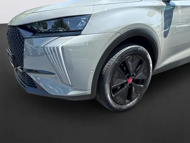 DS Automobiles DS 7 view 9