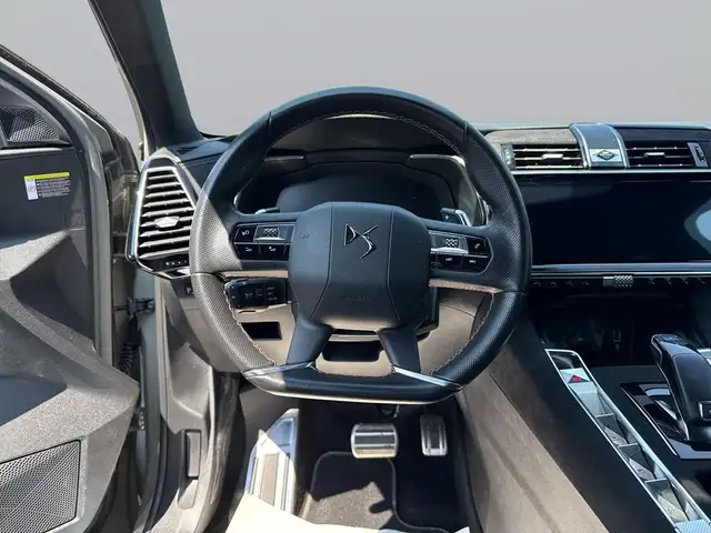 DS Automobiles DS 7 view 13
