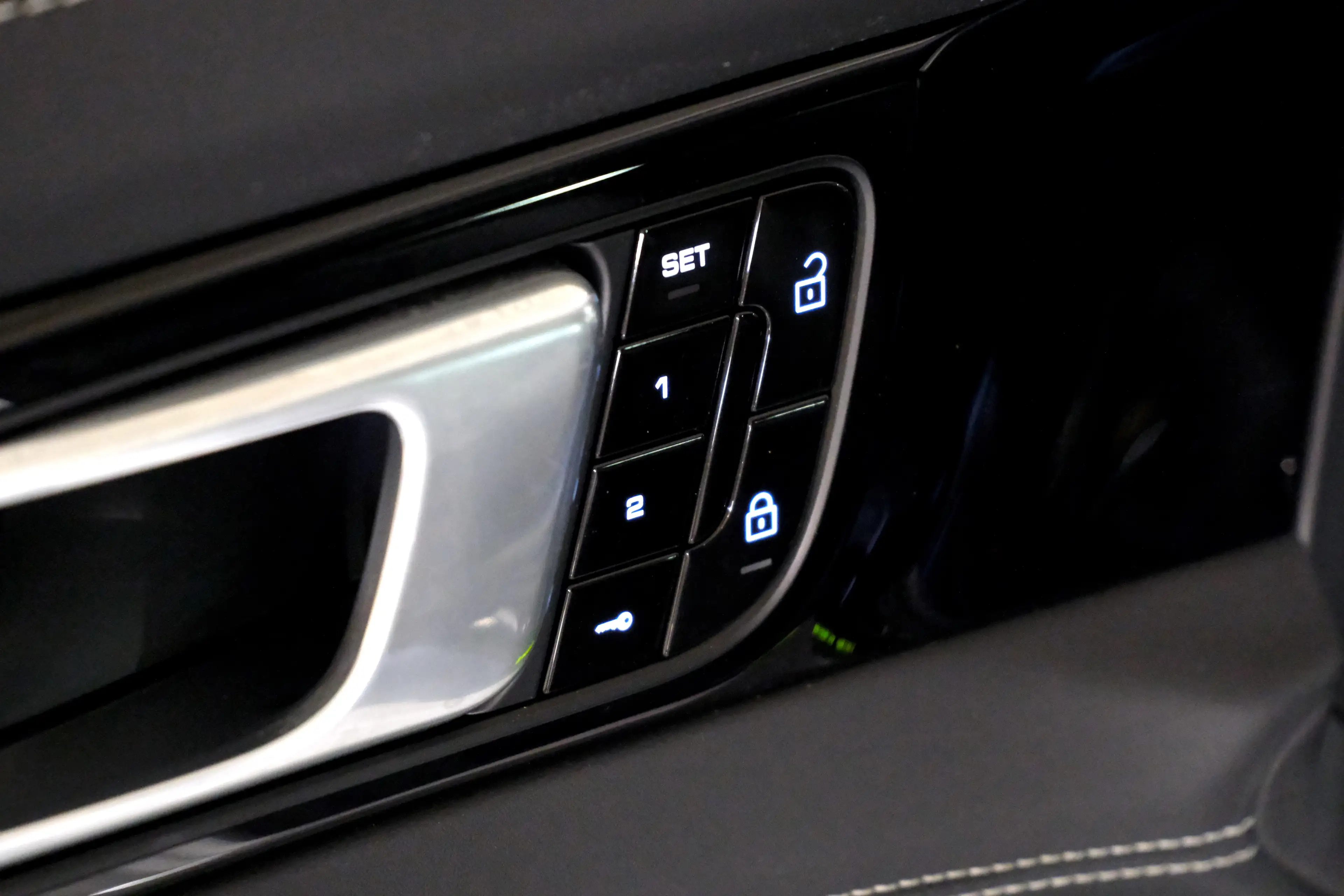 Porsche Panamera 4S E-Hybrid Sport Turismo*Massage*Pano*Matrix*SportDesign* — photo 14