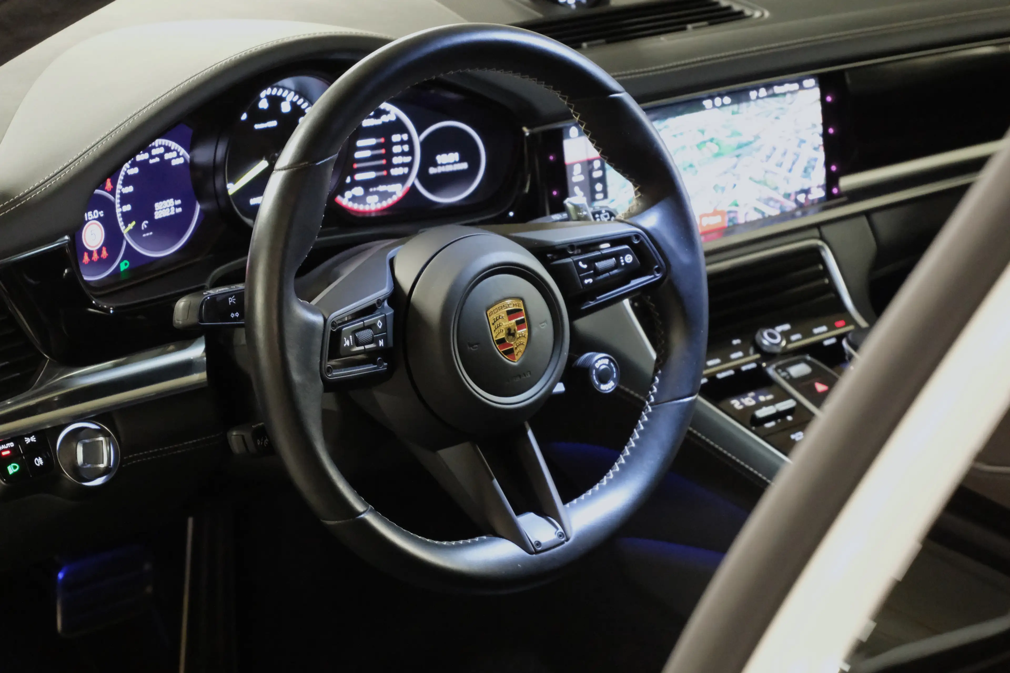 Porsche Panamera 4S E-Hybrid Sport Turismo*Massage*Pano*Matrix*SportDesign* — photo 13