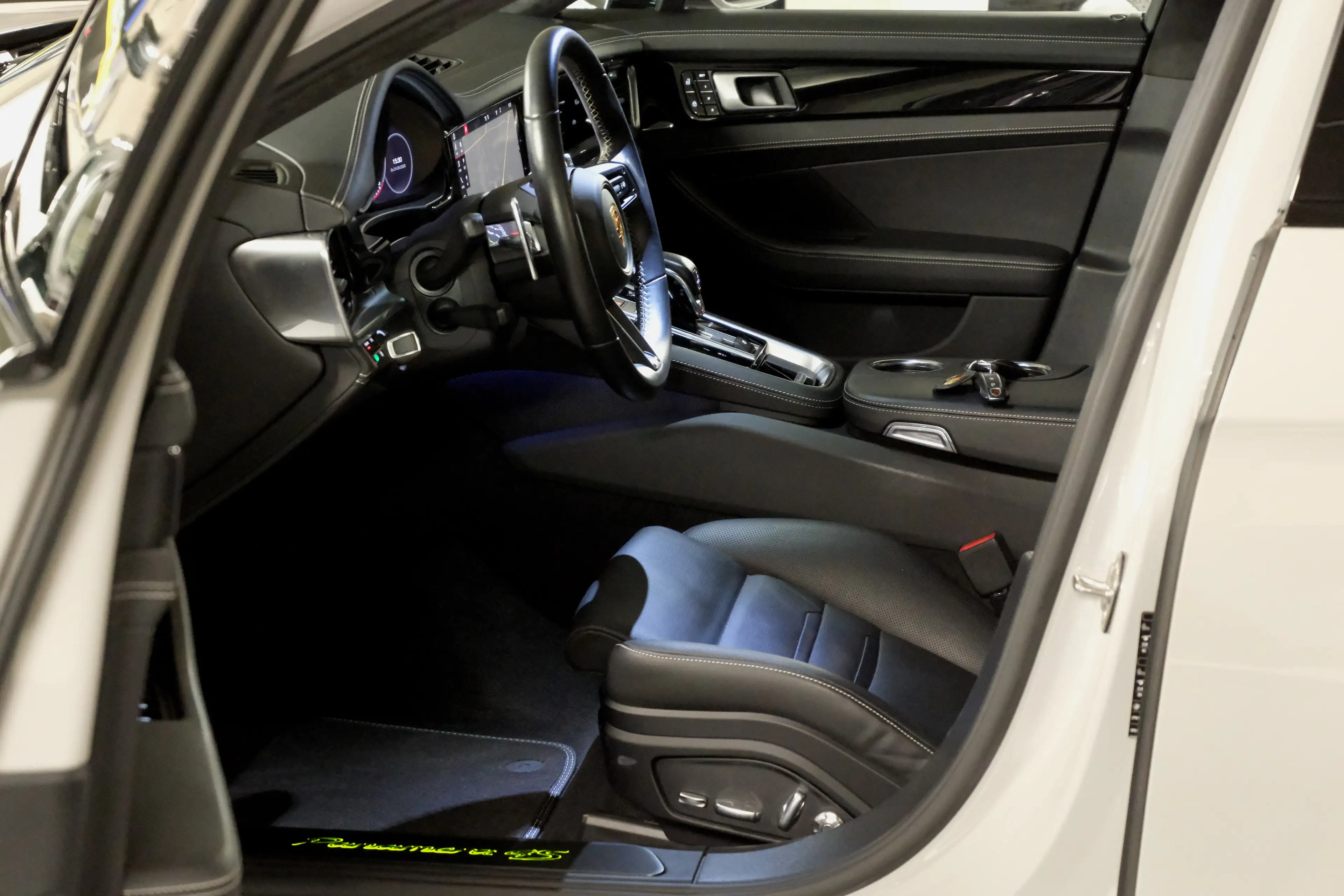 Porsche Panamera 4S E-Hybrid Sport Turismo*Massage*Pano*Matrix*SportDesign* — photo 11