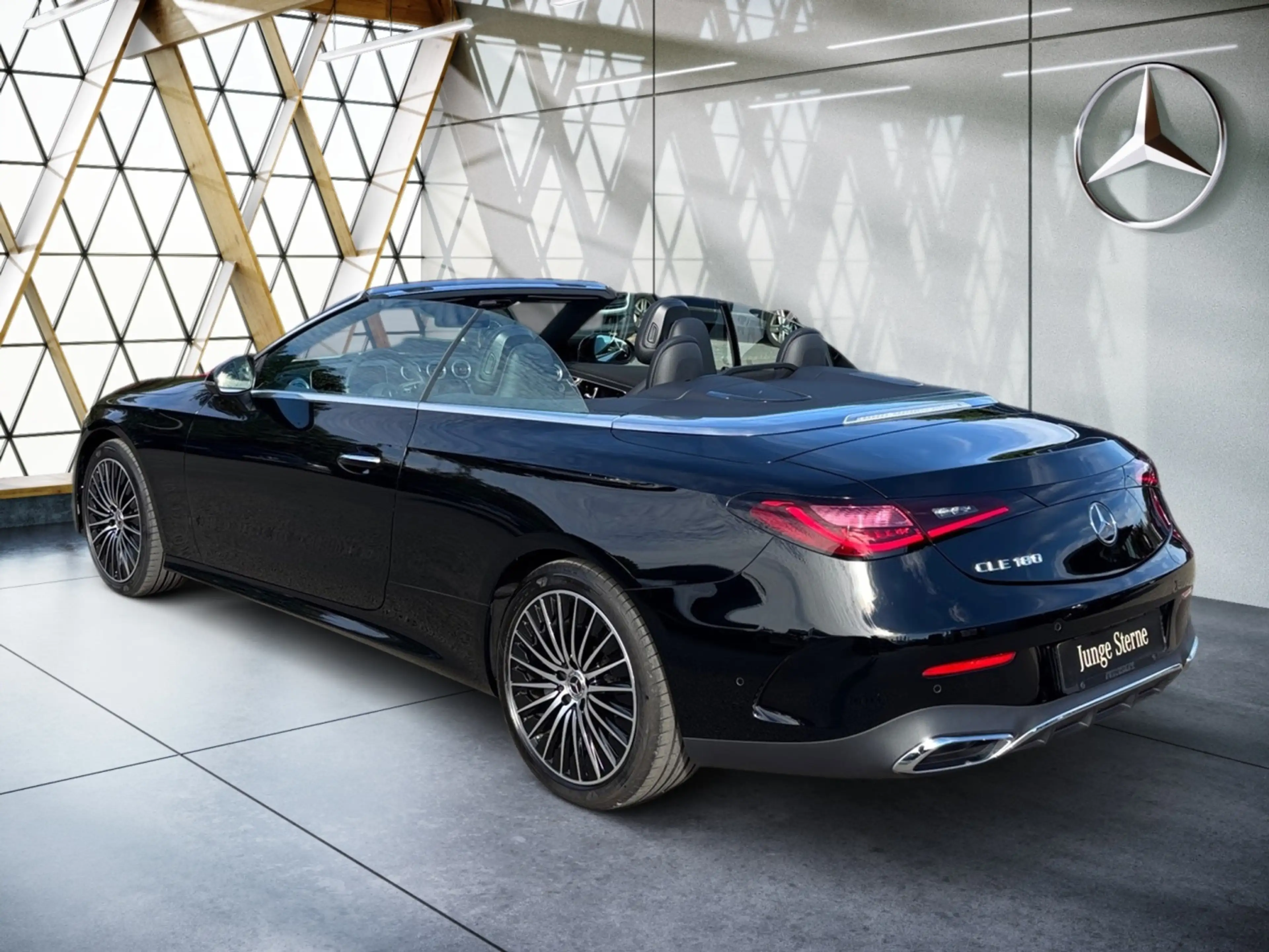 Mercedes-Benz CLE 180 Cabriolet AMG AMG+MBUX+Ambiente+LED+360 — photo 11
