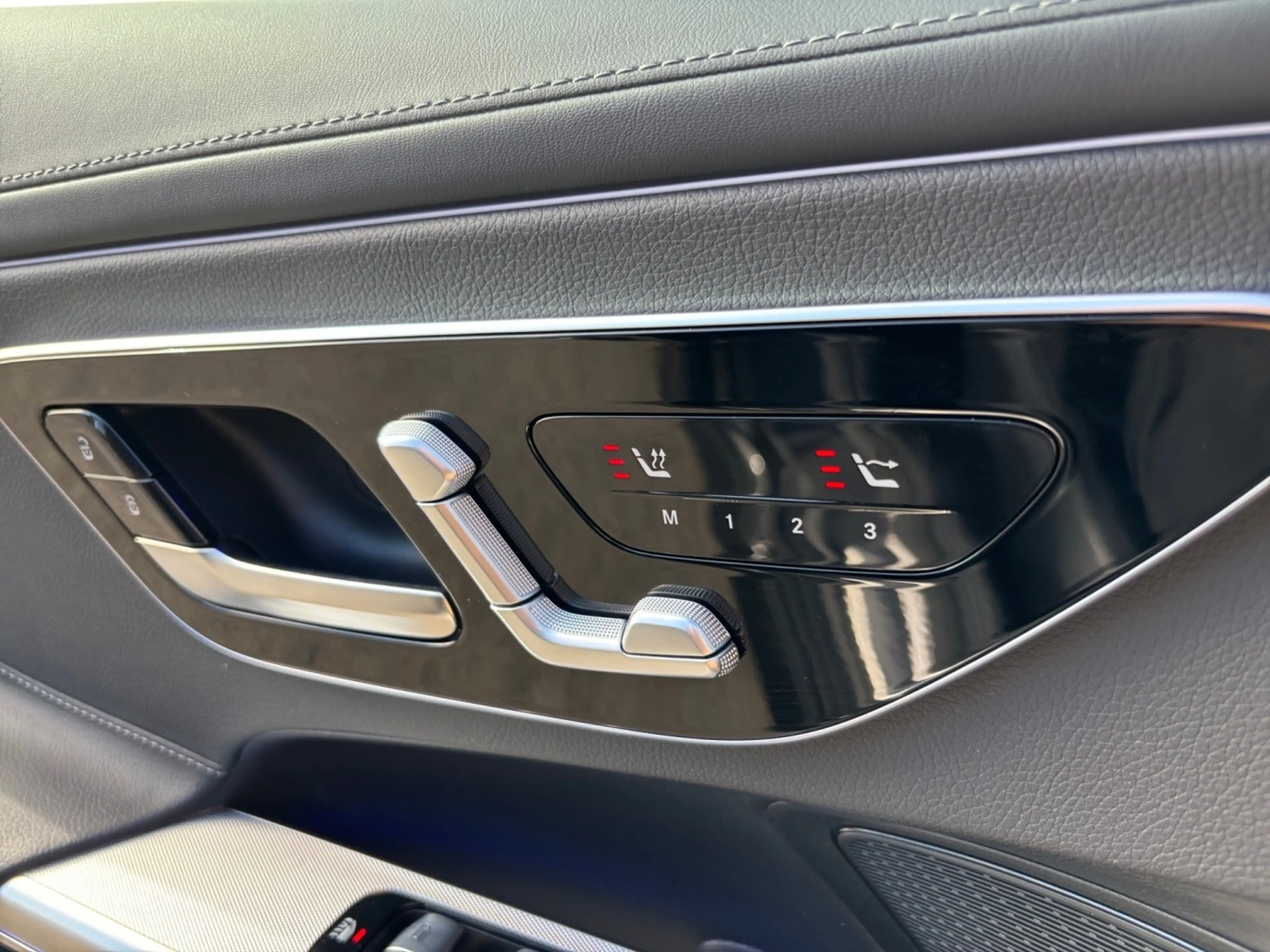 Mercedes-Benz CLE 180 Cabriolet AMG AMG+MBUX+Ambiente+LED+360 — photo 7