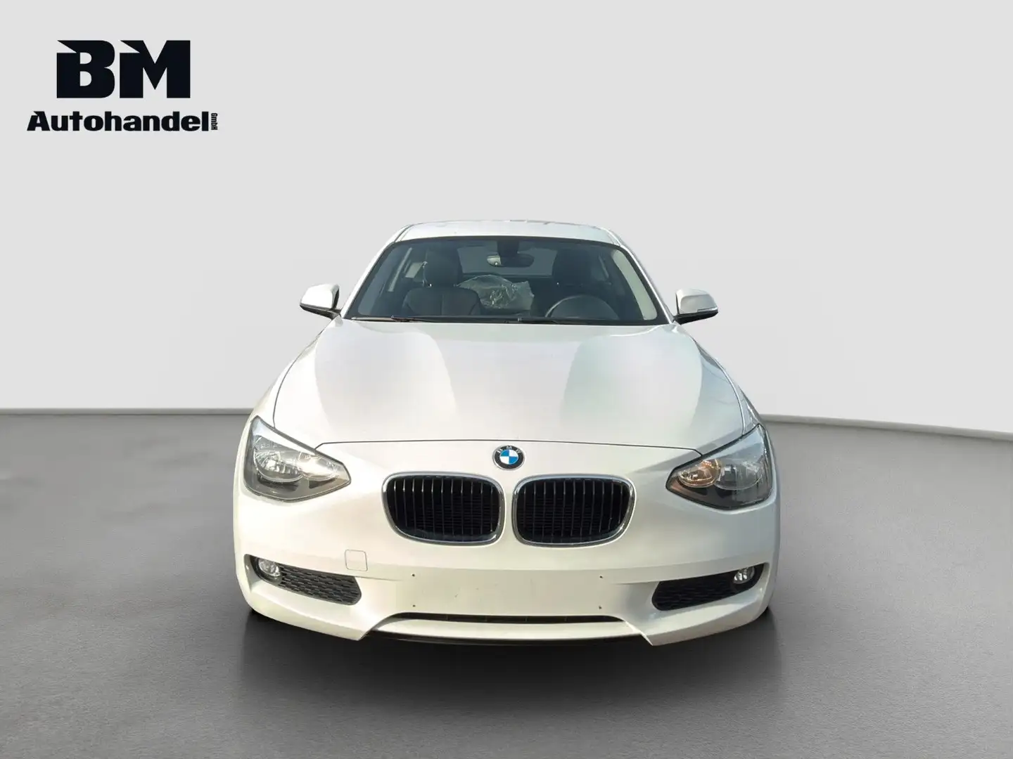 BMW 116 i 3 Türig *PDC*Sitzheizung*Klima*TüV NEU Bílá - 2