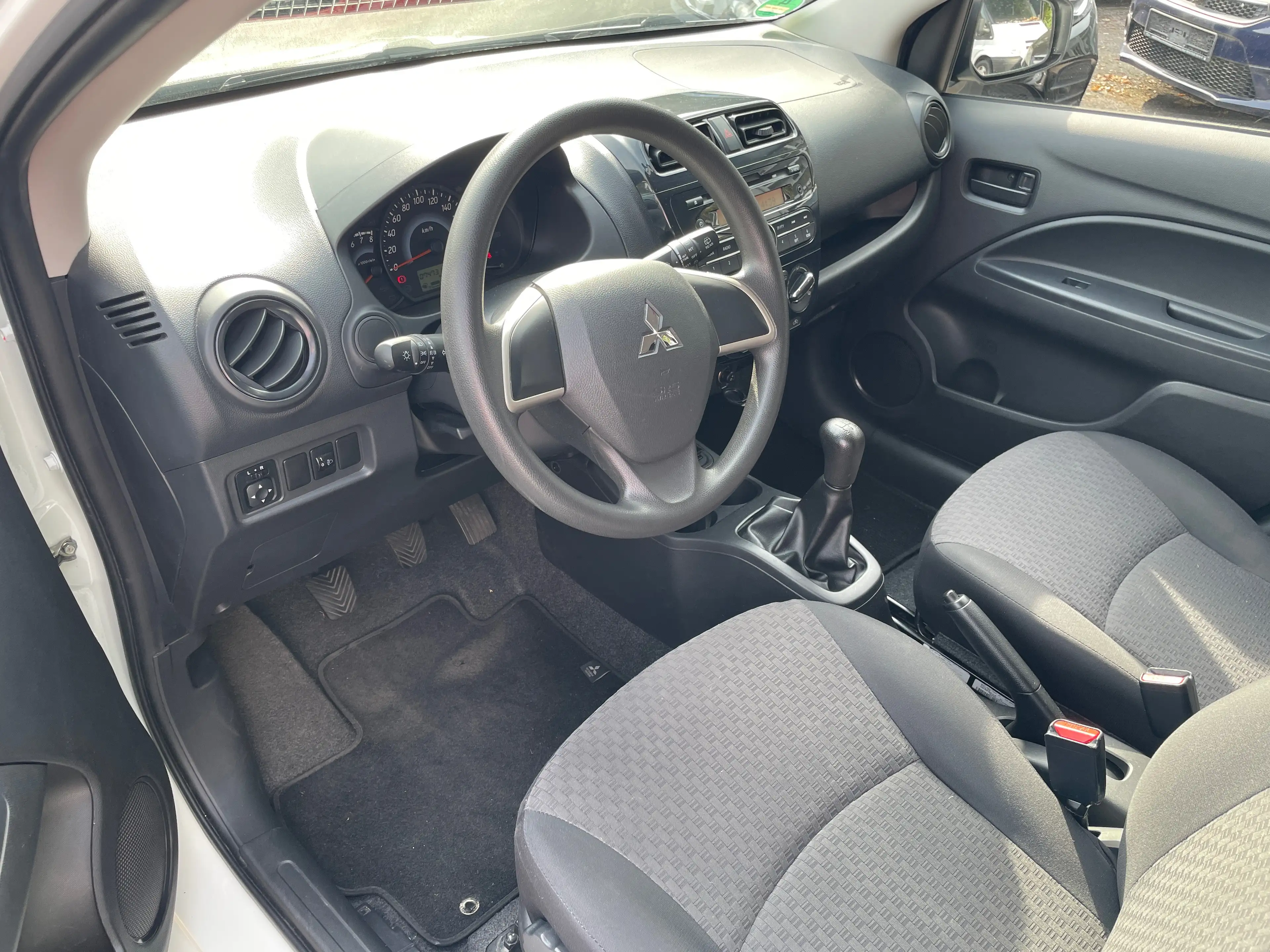 Mitsubishi Space Star I.Hand Klimaanlage el.FH Tüv Scheckheft — photo 11