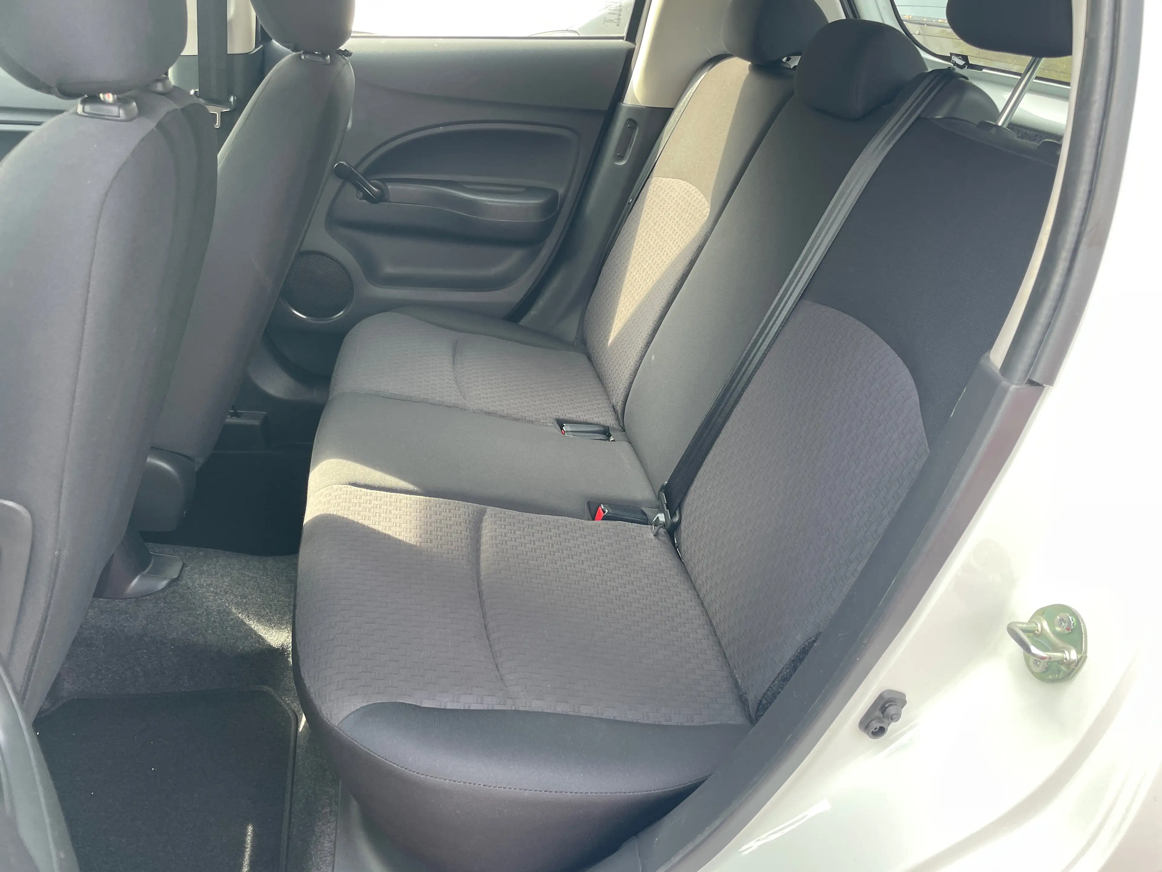 Mitsubishi Space Star I.Hand Klimaanlage el.FH Tüv Scheckheft — photo 14