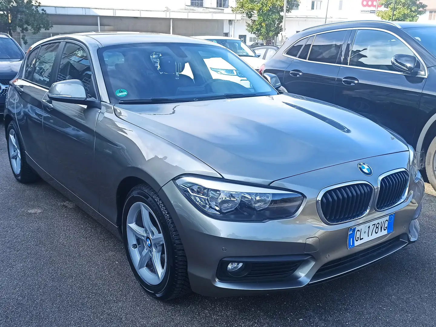 BMW 116 d 5p ** NAVI + PDC ** Grigio - 1