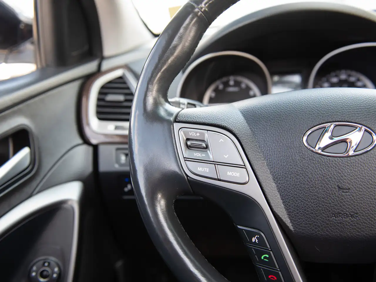 Hyundai SANTA FE снимка Hyundai SANTA FE