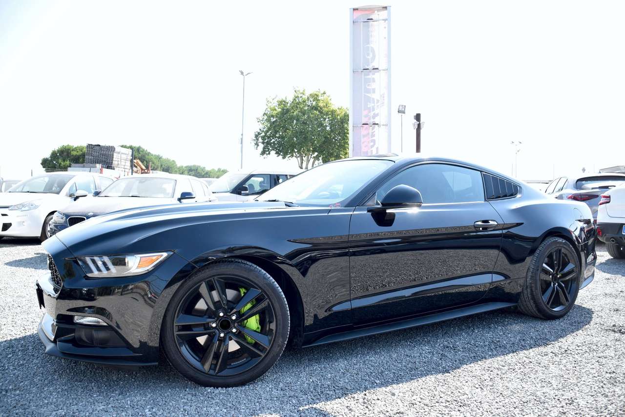 Ford Mustang SHAKER - IVA DETRAIBILE - 2.3 FASTBACK 314CV 6M BLACK ED. RECARO - NAVI - PELLE - SENSORI - CAM - CRUISE - BT