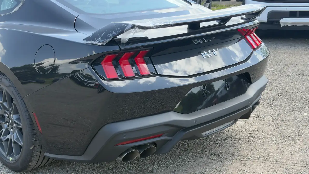 Ford Mustang photo Ford Mustang