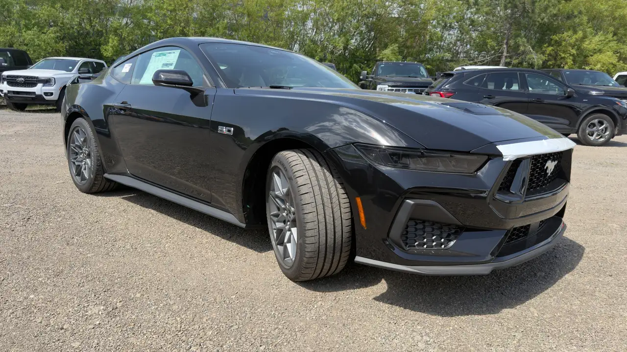 Ford Mustang photo Ford Mustang