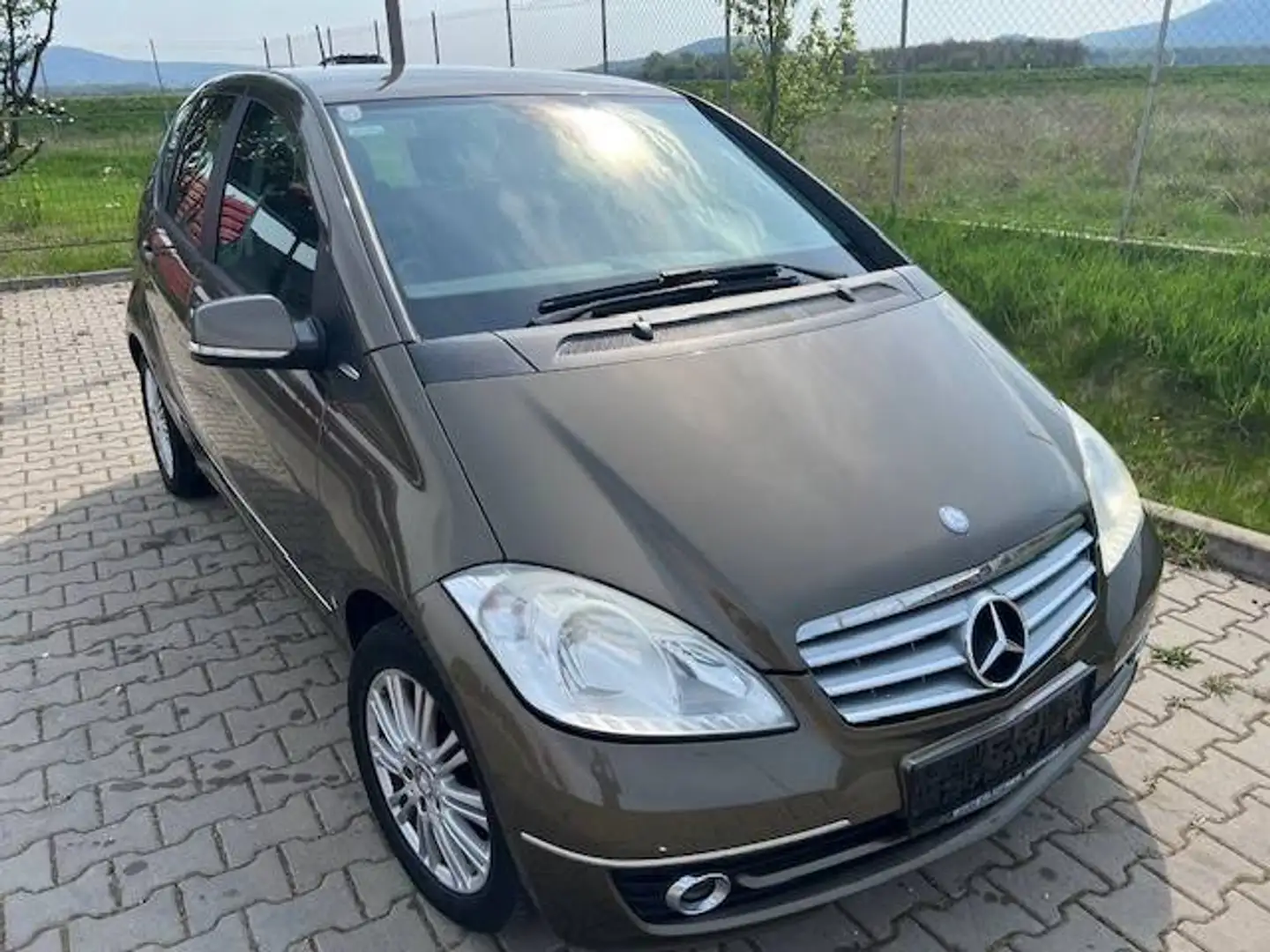 Mercedes-Benz A 150 A 150 Elegance Aut. Elegance Braun - 1