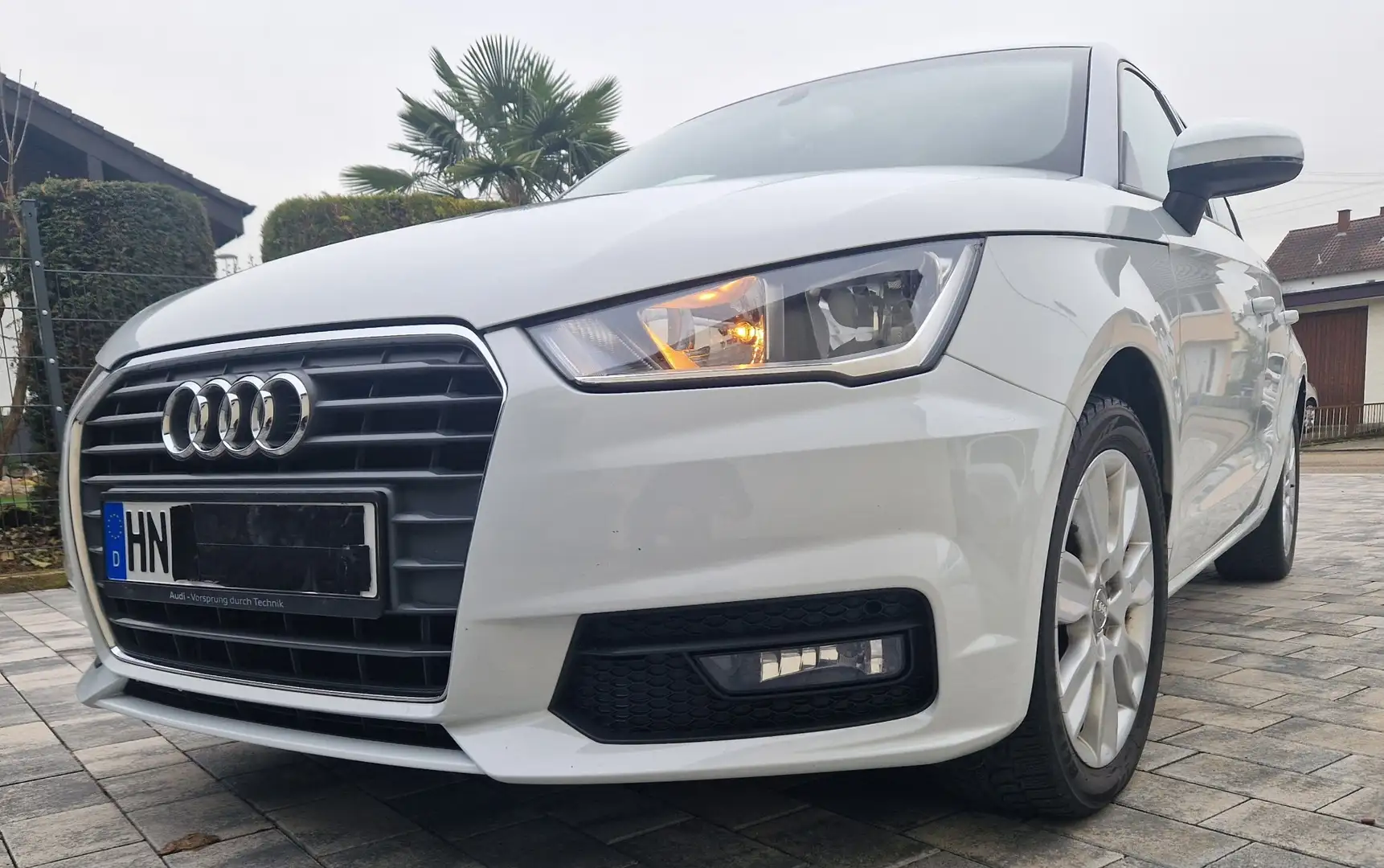 Audi A1 Audi A1 Sportback 1.0 TFSI ultra Weiß - 1