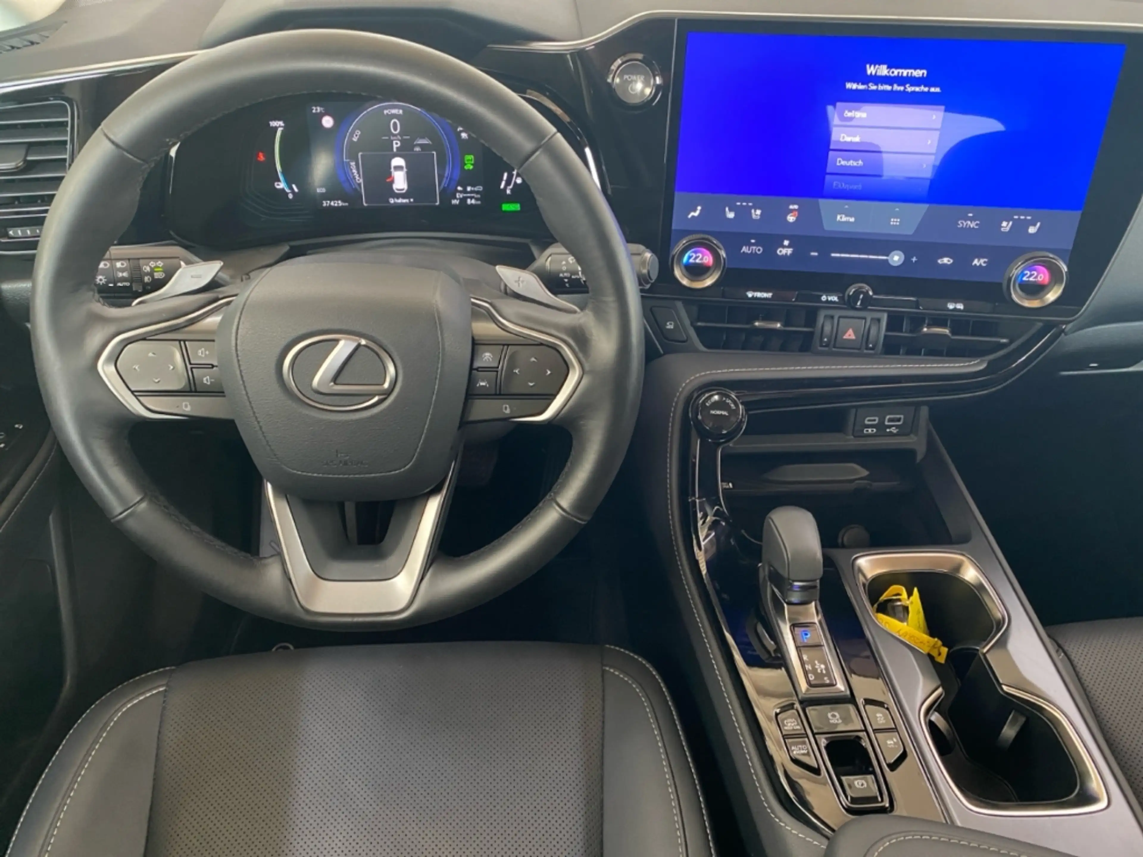 Lexus NX 450h+ Luxury Line E-Four *360°*PDC*LHD* — photo 11