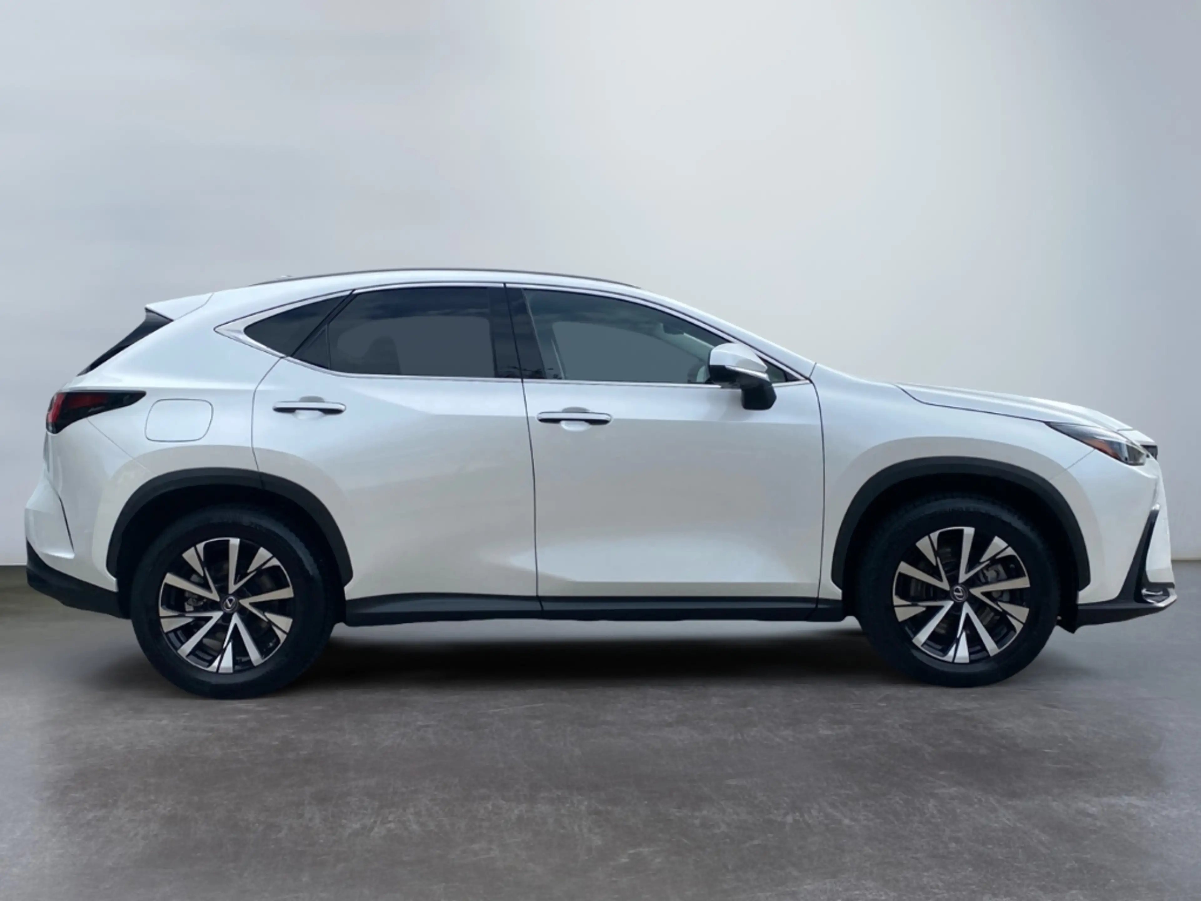 Lexus NX 450h+ Luxury Line E-Four *360°*PDC*LHD* — photo 10