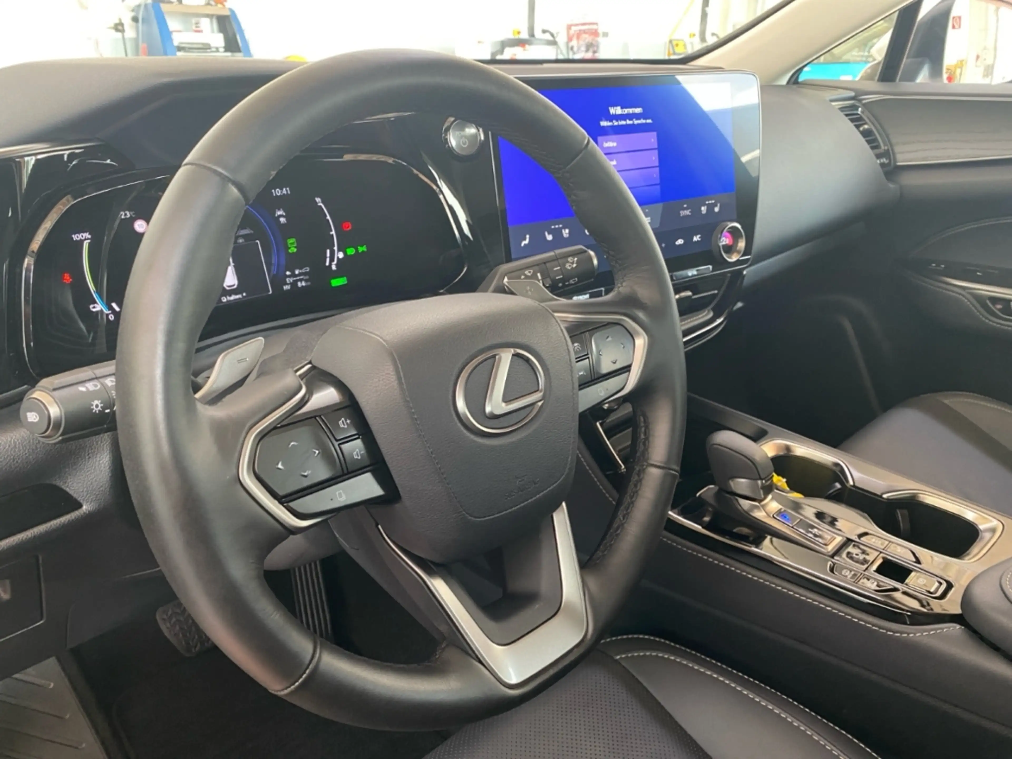 Lexus NX 450h+ Luxury Line E-Four *360°*PDC*LHD* — photo 13
