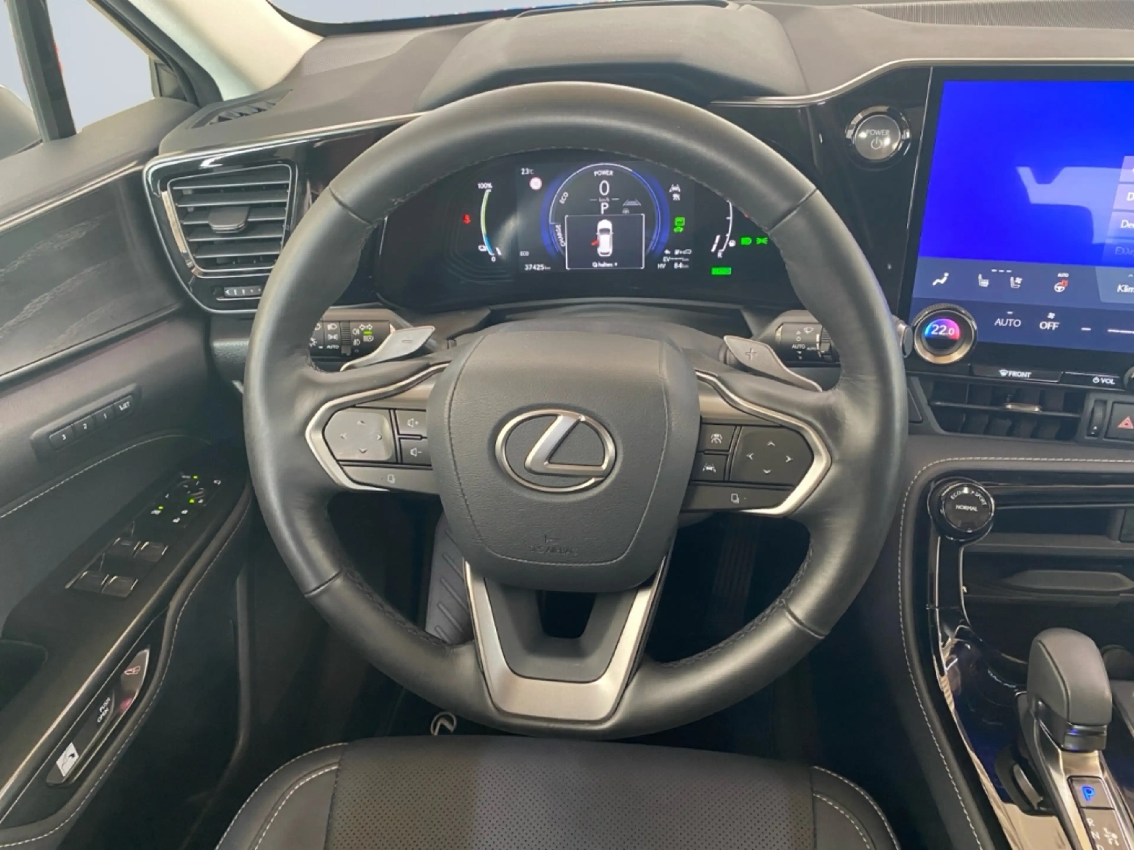 Lexus NX 450h+ Luxury Line E-Four *360°*PDC*LHD* — photo 12
