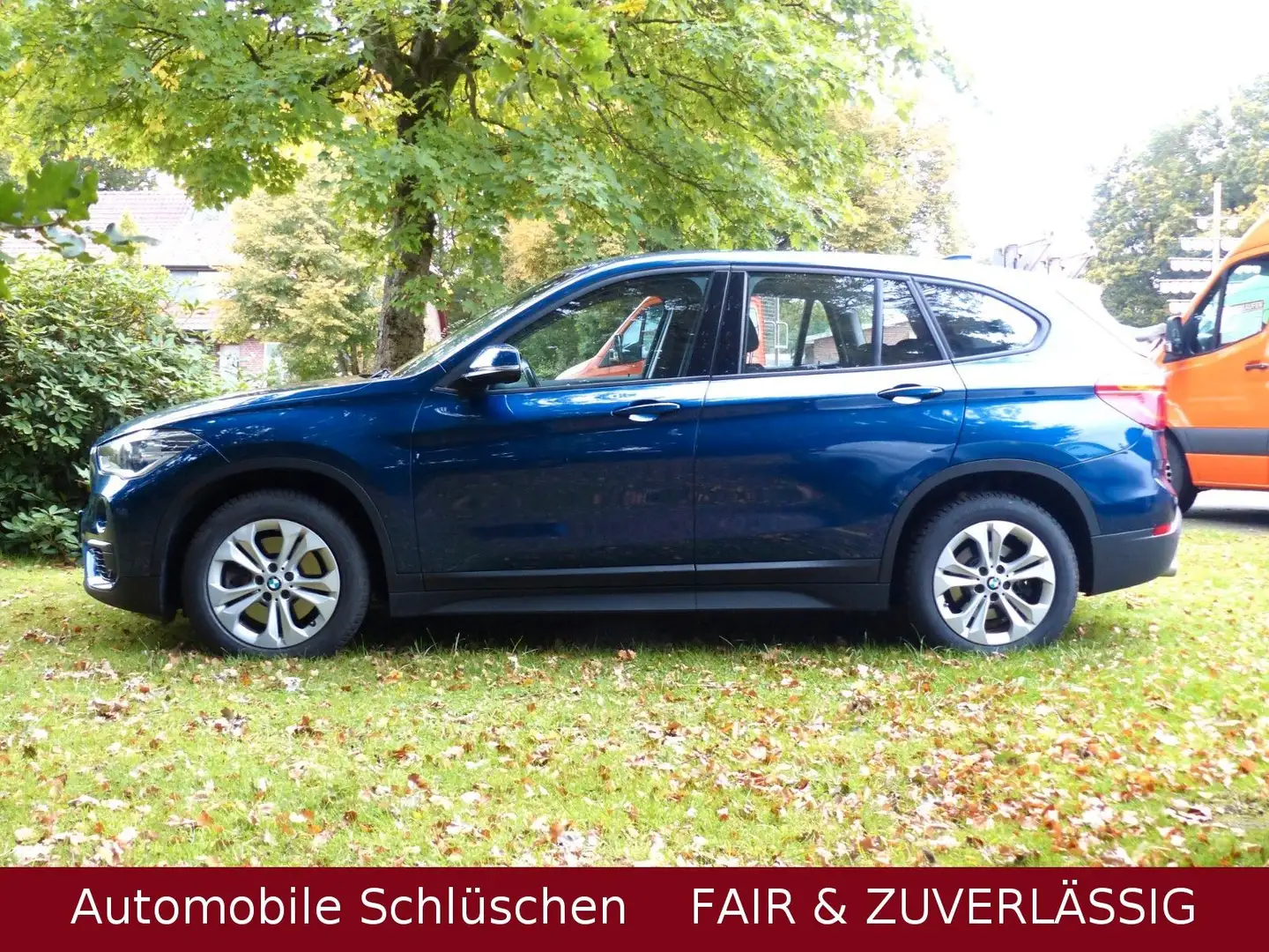 BMW X1 xDrive 20 d Advantage Autom. AHK Top Zustand Blau - 1