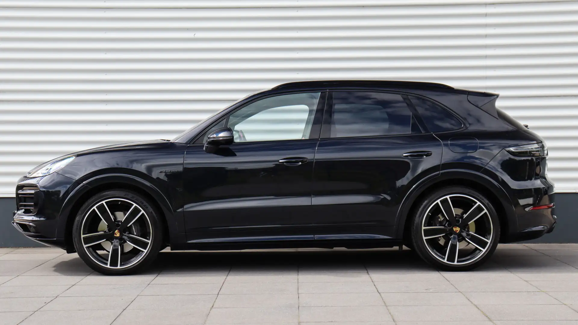 Porsche Cayenne 3.0 E-Hybrid Platinum Edition SportDesign | Stoelv Blau - 2