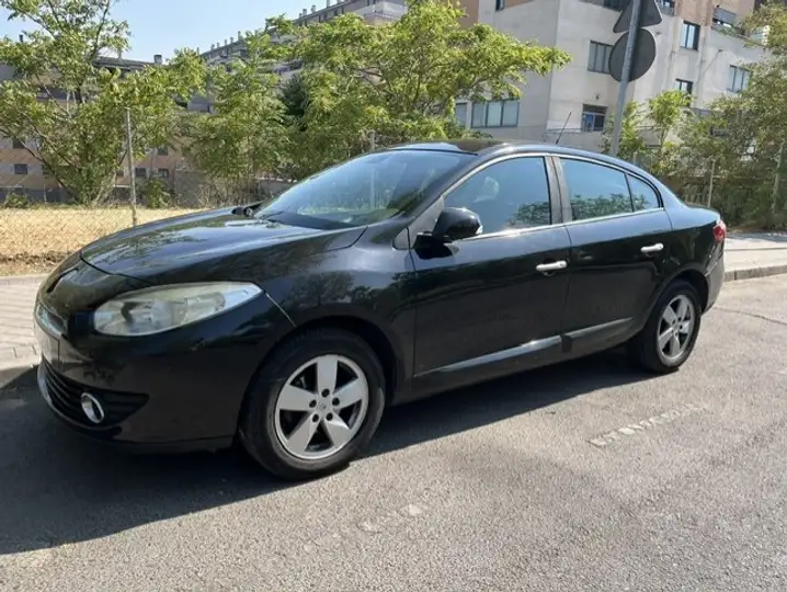 Renault Fluence 2026, foto 2