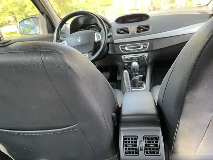 Renault Fluence 2026, foto 11