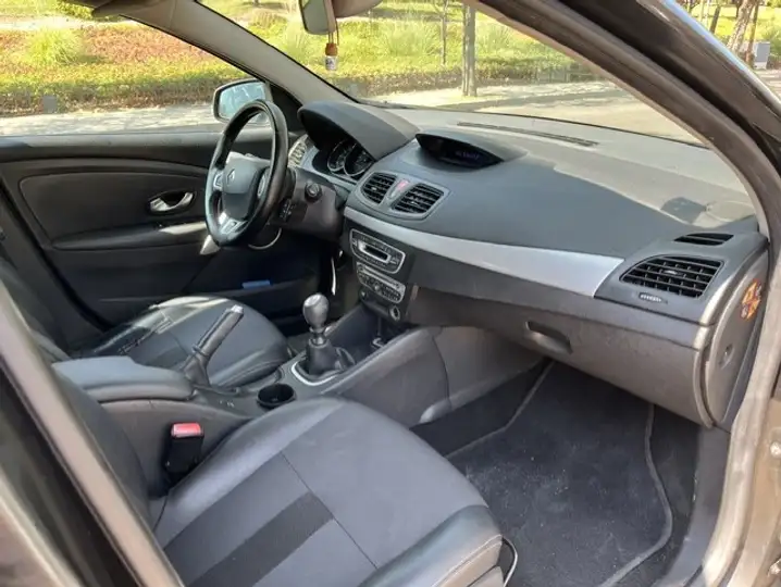 Renault Fluence 2026, foto 13