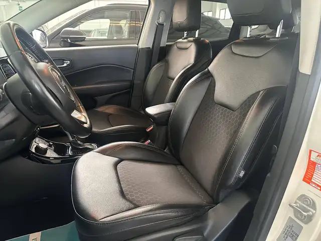 Jeep Compass view 12