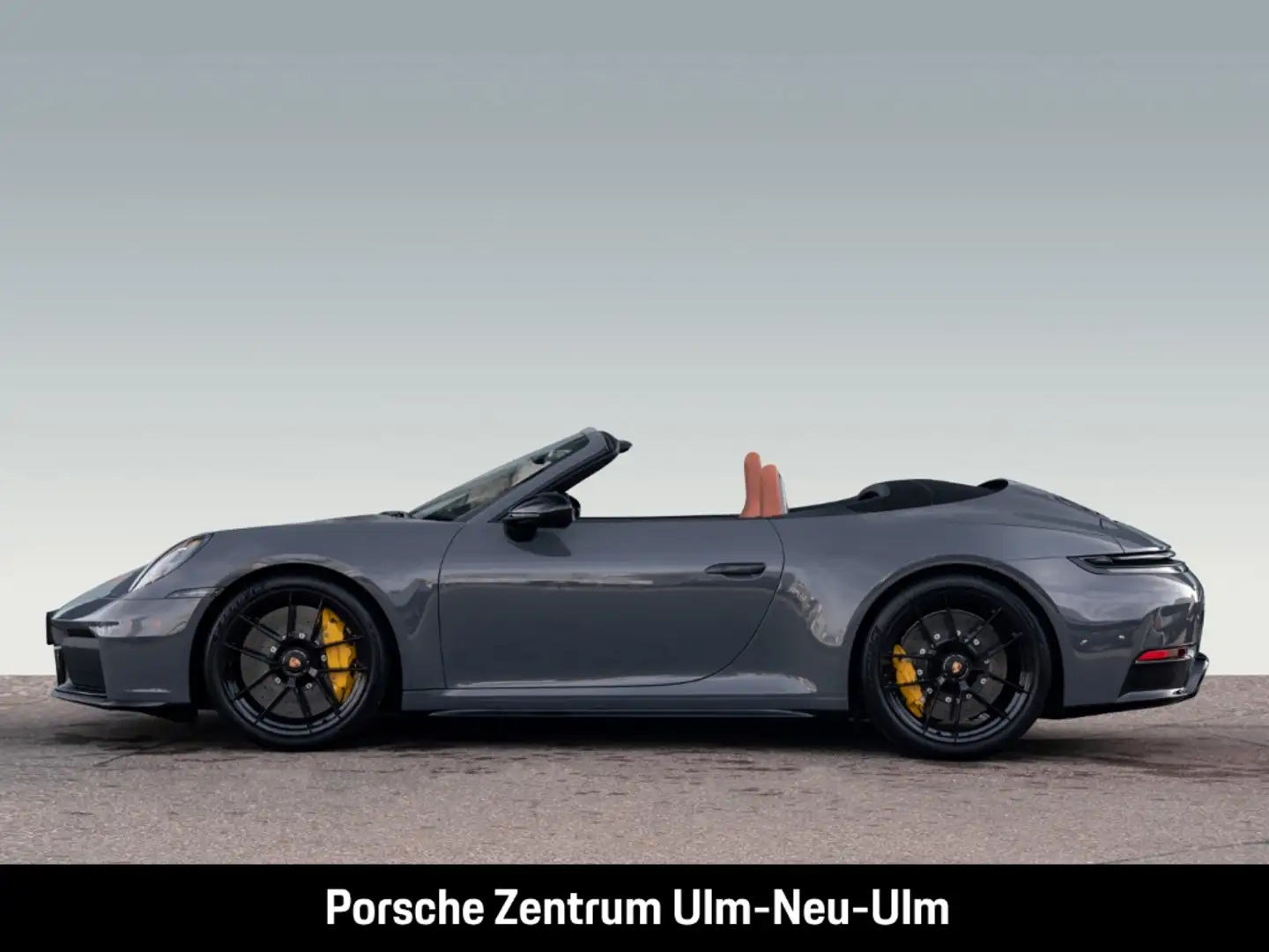 Porsche 992 911 Carrera 4 GTS Cabrio Burmester Clubleder Grau - 2
