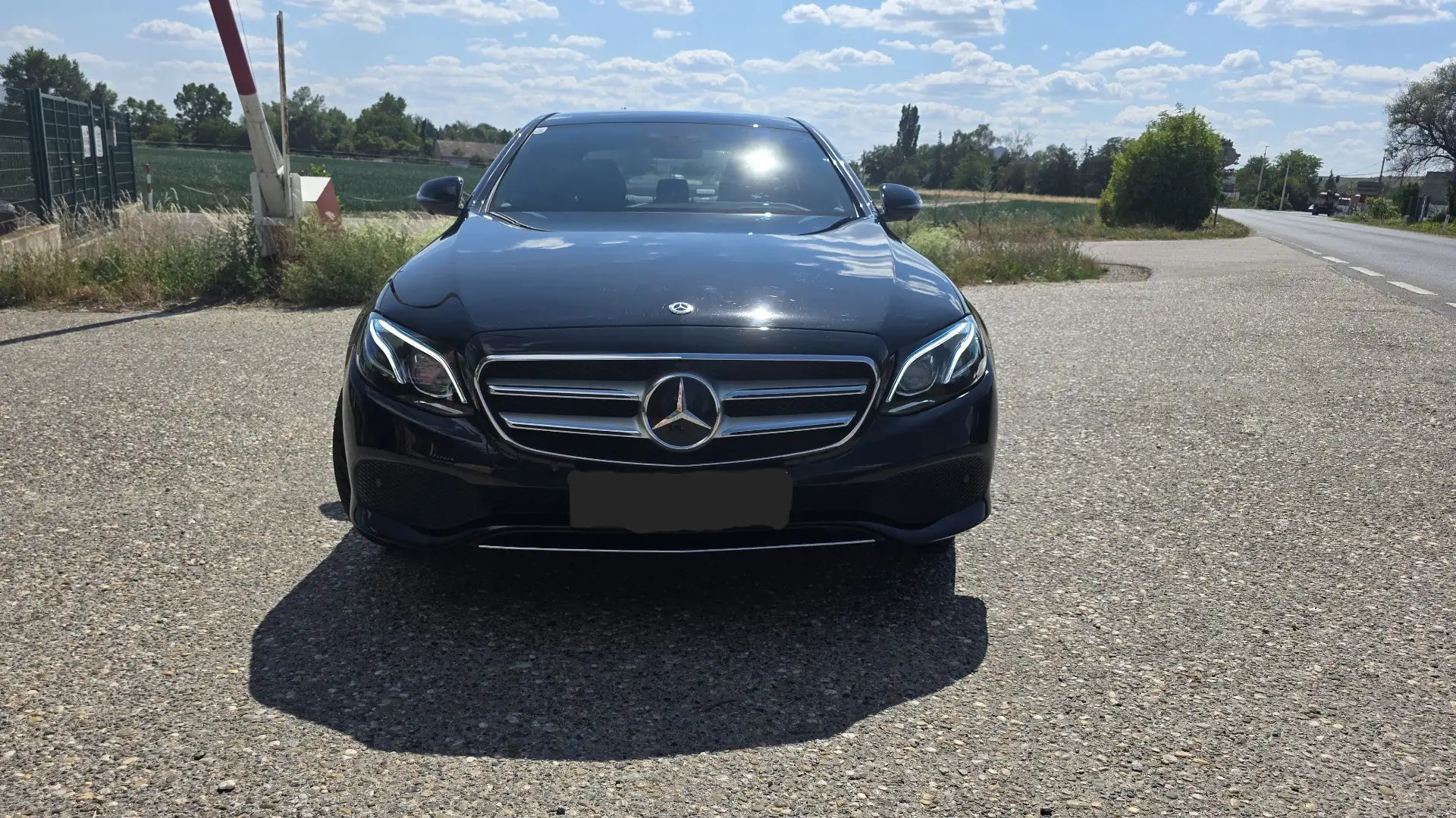 Mercedes-Benz E 350 350d 4MATIC Aut. Schwarz - 2