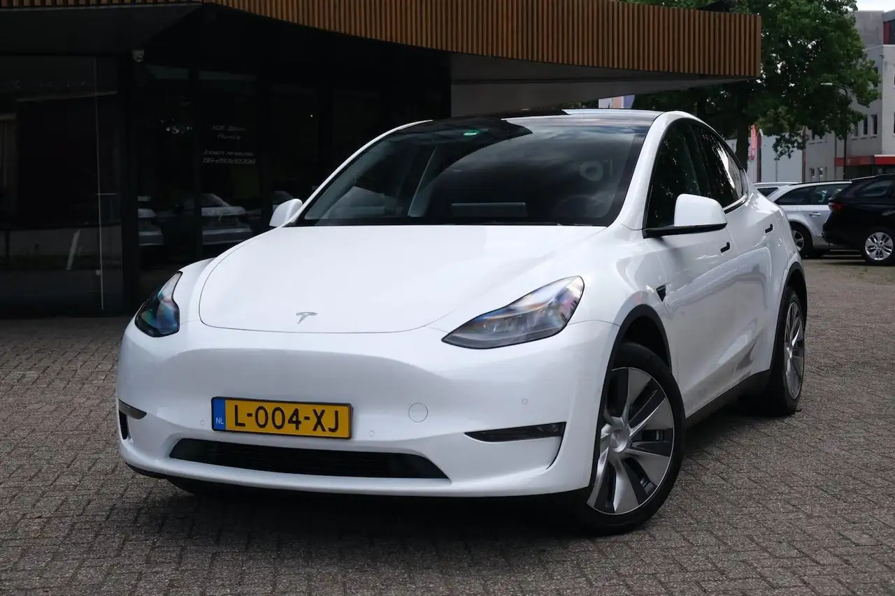 Tesla Model Y 2021, elektro, Automāts, SUV/Apvidus — Latvijā