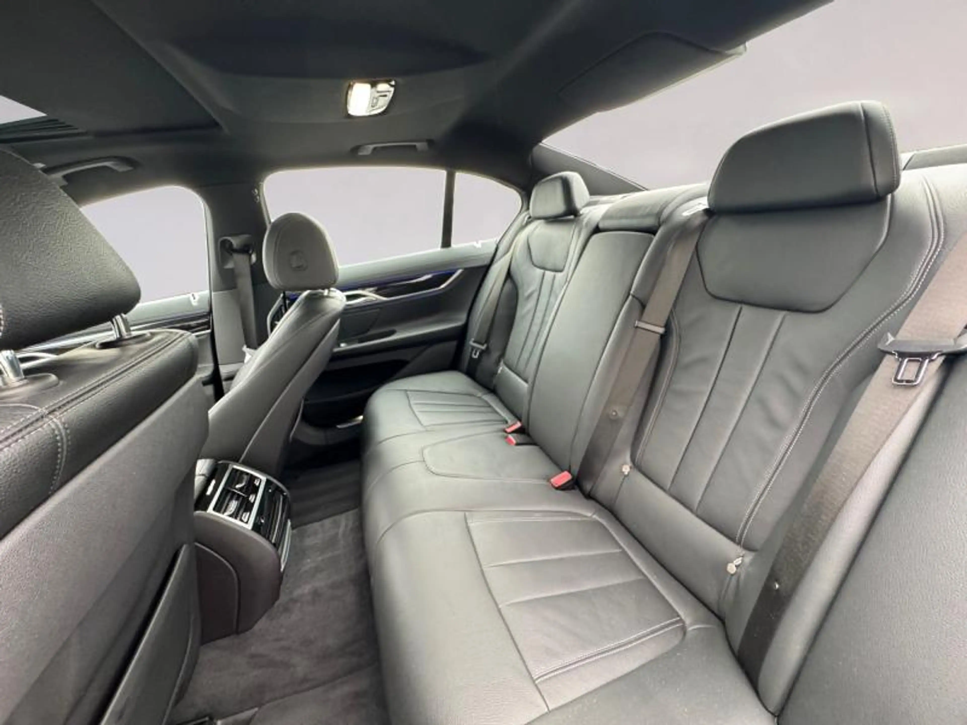 BMW 730 730d Limousine — photo 8