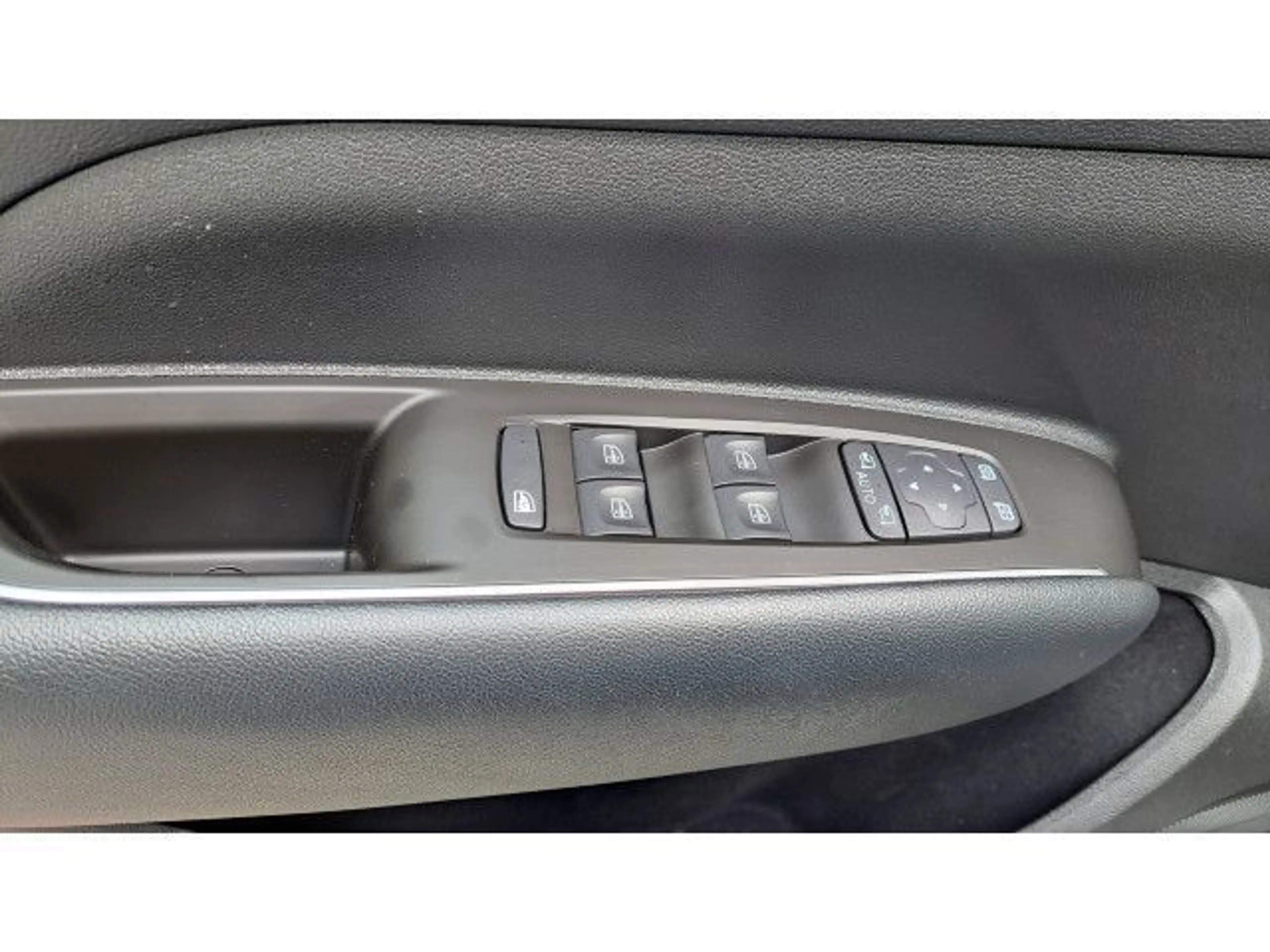 Renault Koleos Intens 4x4 — photo 12
