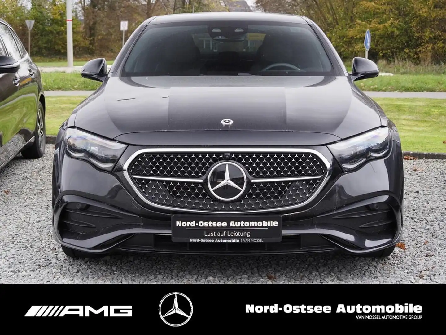 Mercedes-Benz E 200 AMG 360°-KAM PANO NAVI KLIMA KEYLESS SHZ Grau - 2