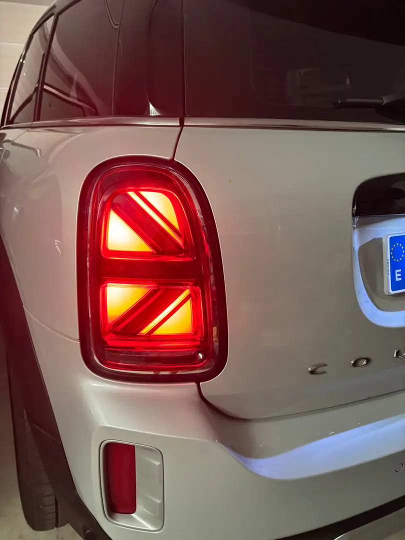 MINI Cooper D Countryman COUNTRYMAN COOPER D AUT. Cooper D Plateado - 2