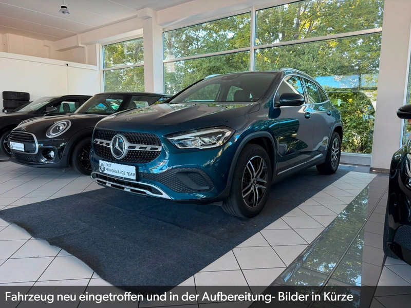 Mercedes-Benz GLA 200 (H247)~Navi Pro~Parkpilot~dig. Cockpit