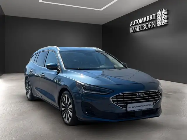 Ford Focus view 2