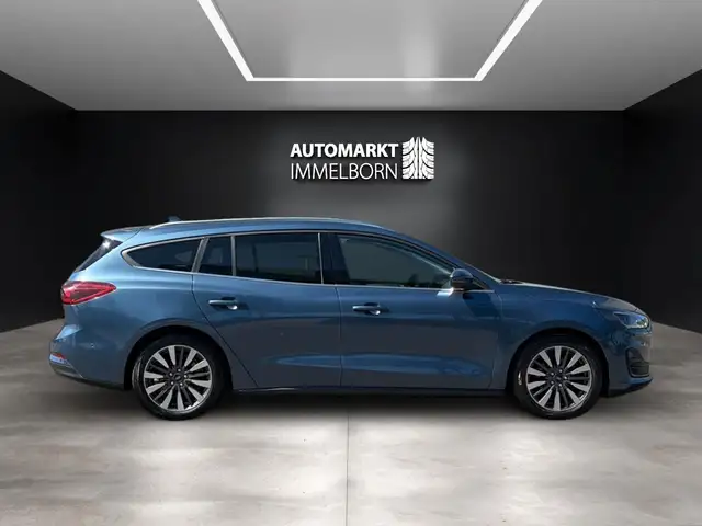 Ford Focus view 11