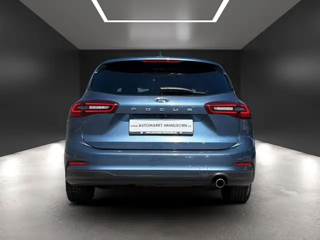 Ford Focus view 10