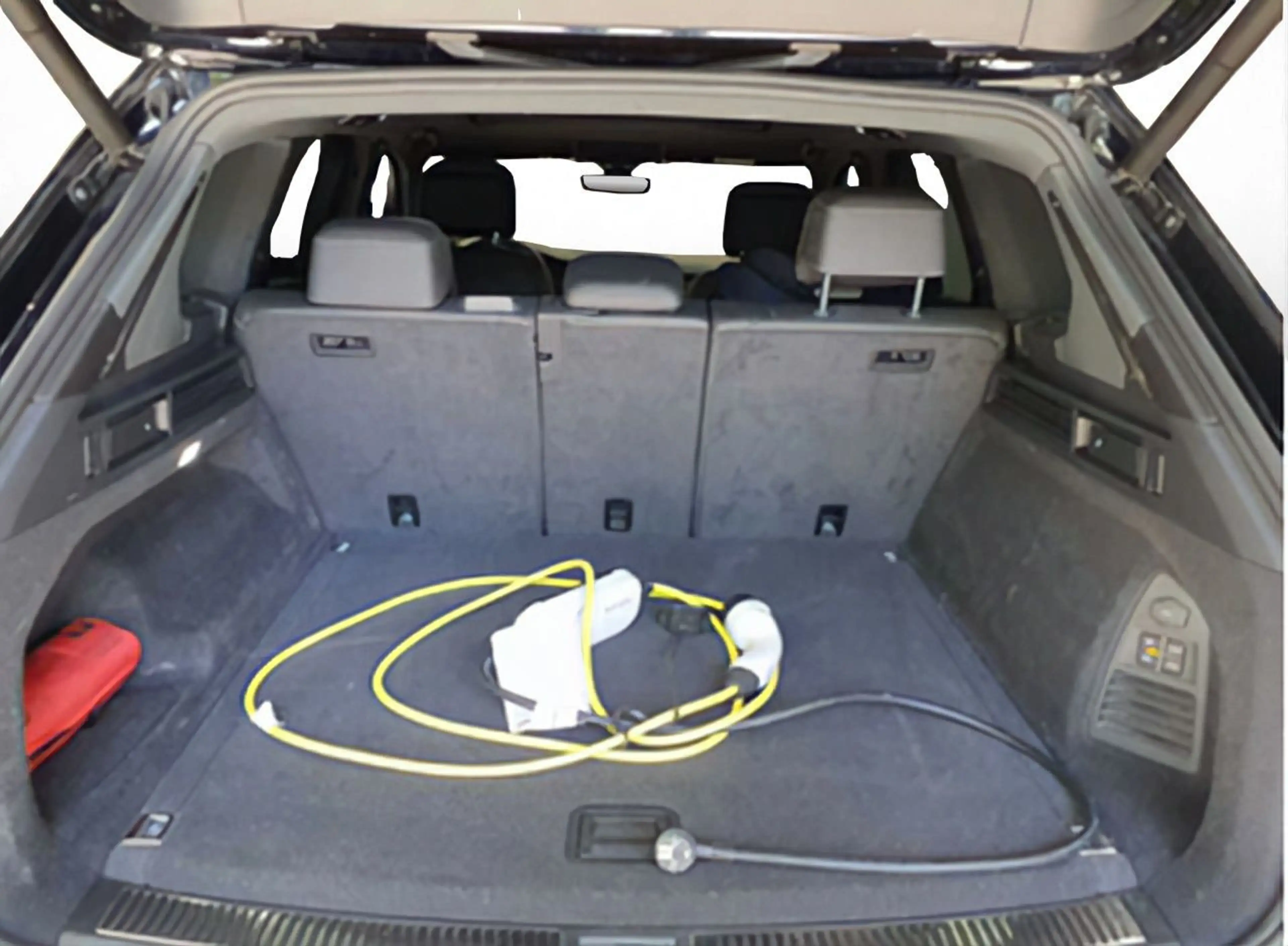 Volkswagen Touareg 3.0 V6 TSI eHybrid R 4M*NAVI*AHK*KAM*HUD — photo 3