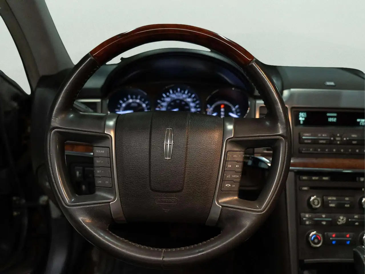 Lincoln MKZ photo Lincoln MKZ