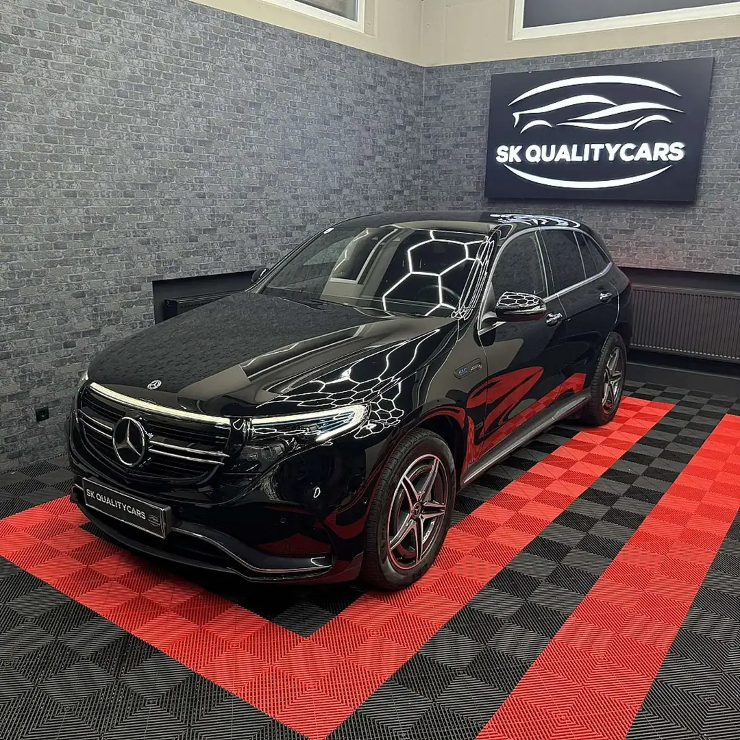 Mercedes-Benz EQC 400 4MATIC AMG Line Schwarz - 2