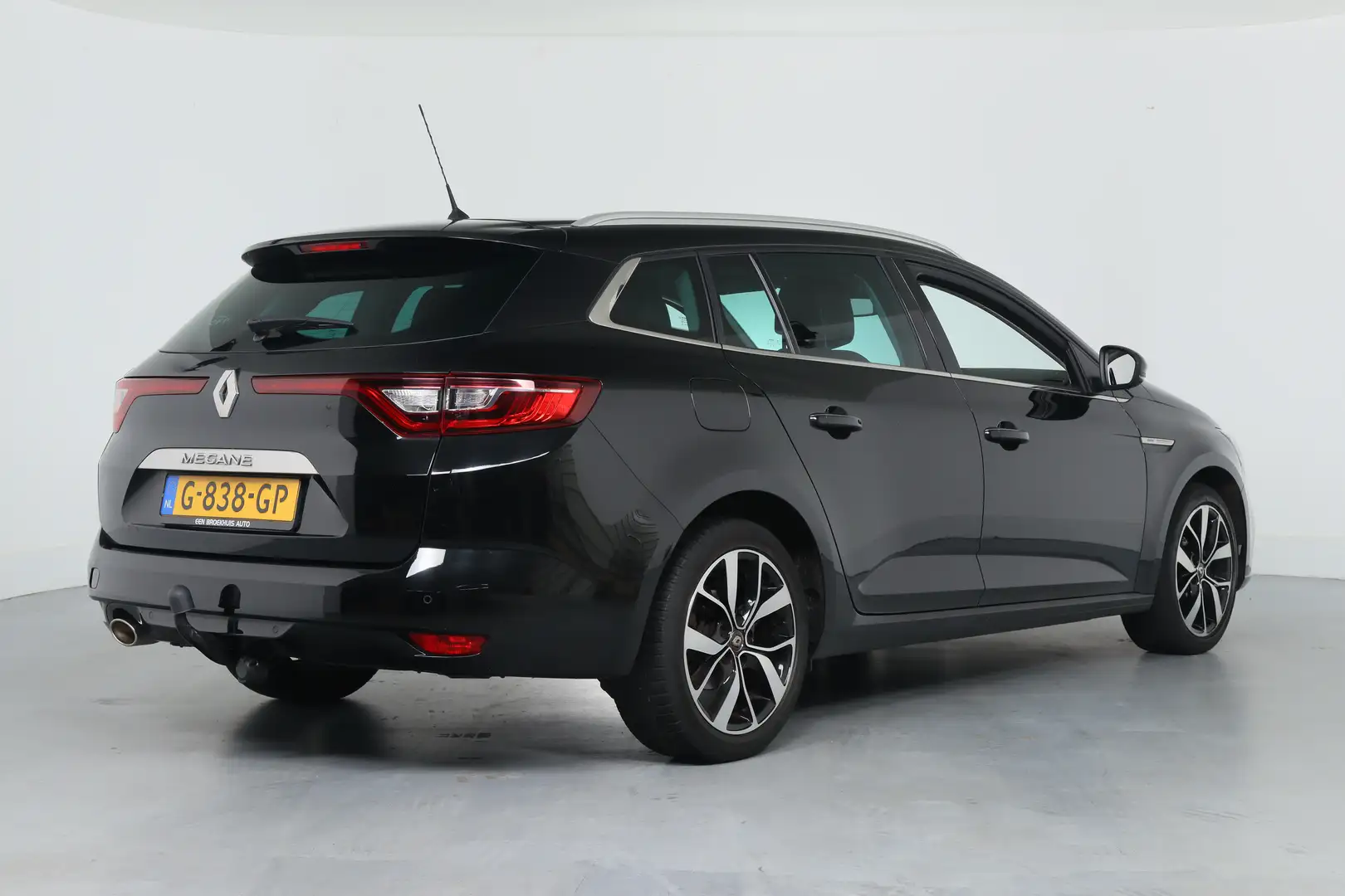 Renault Megane Estate 1.3 TCe Bose Automaat | Trekhaak | Keyless Zwart - 2